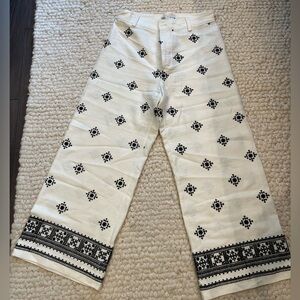 Zara Women’s Cropped White Pants with Black Embroidery- size M